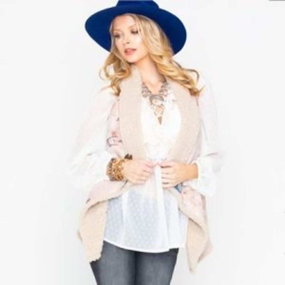 BB DAKOTA bb Dakota Reversible Sherpa Teddy Floral Sweater Vest S NEW